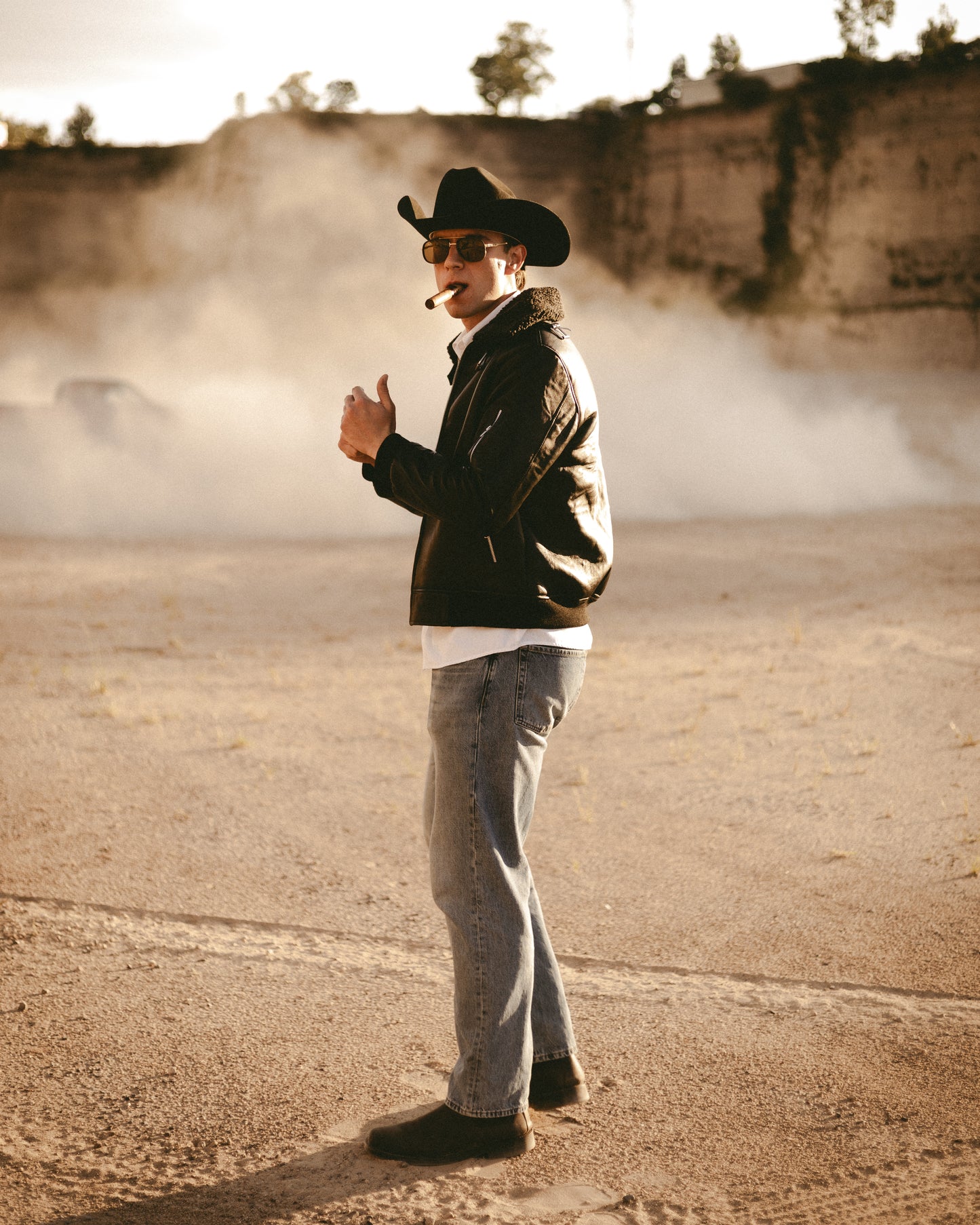 SARA NEGRA CON BORREGA