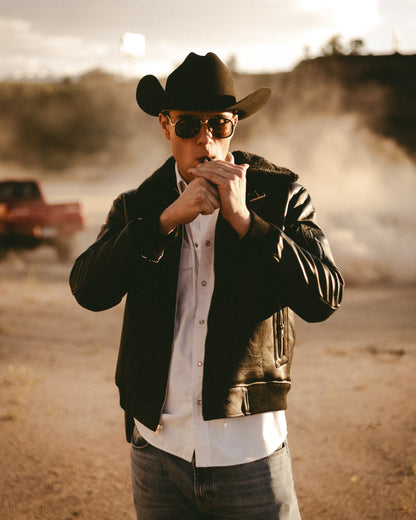 SARA NEGRA CON BORREGA